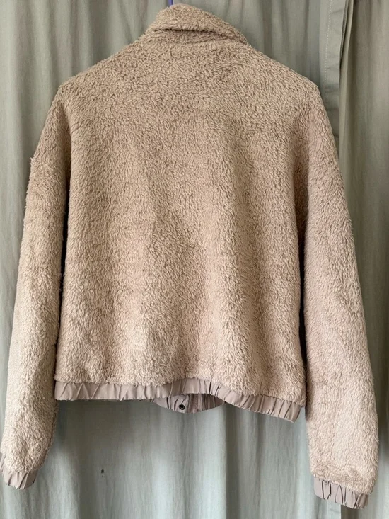 Vuori Cozy Sherpa Jacket, color: Umber (Dusty Pink), Size Medium. - Picture 3 of 3